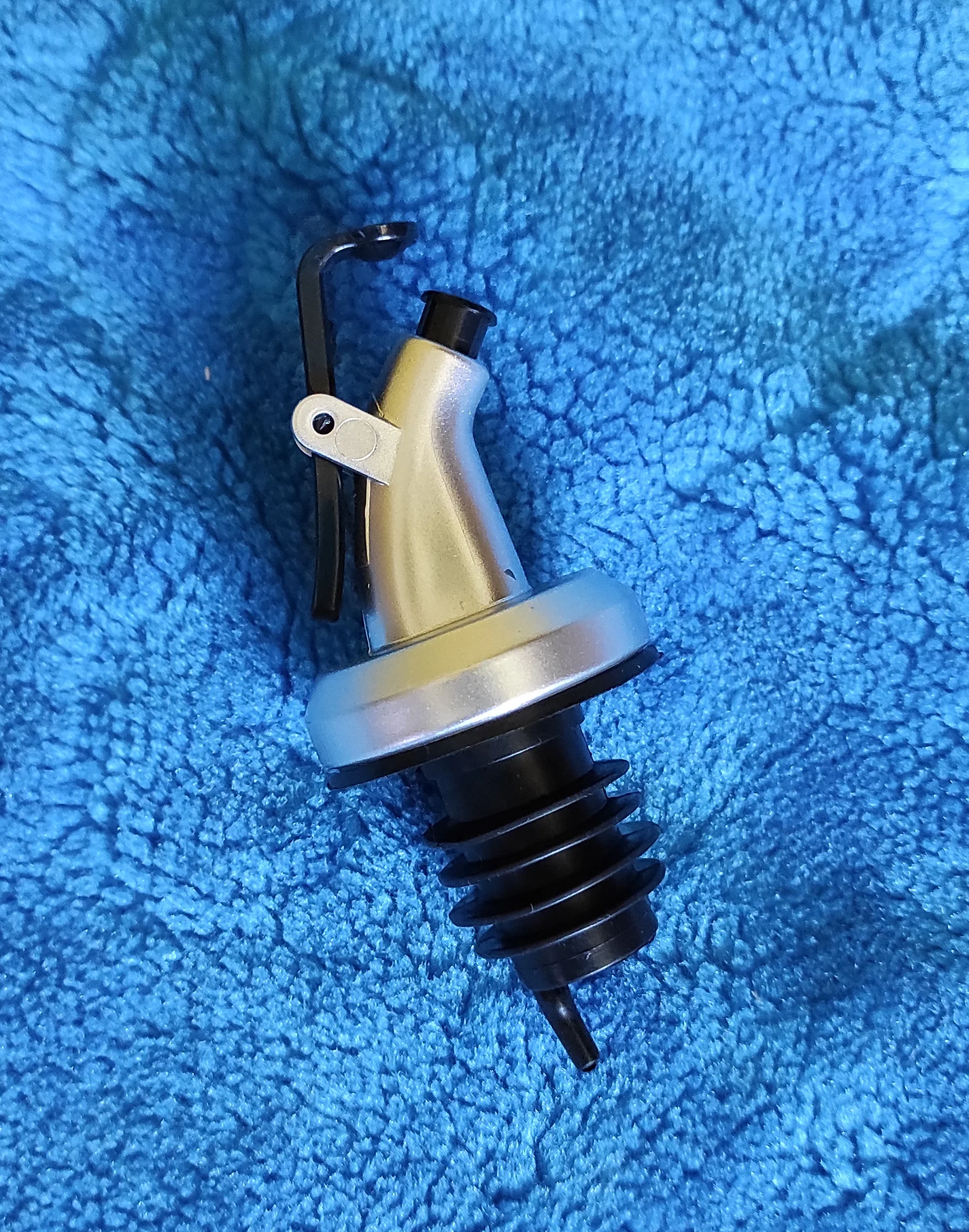 Compact Bottle Oil Dispenser Nozzle Mavigadget