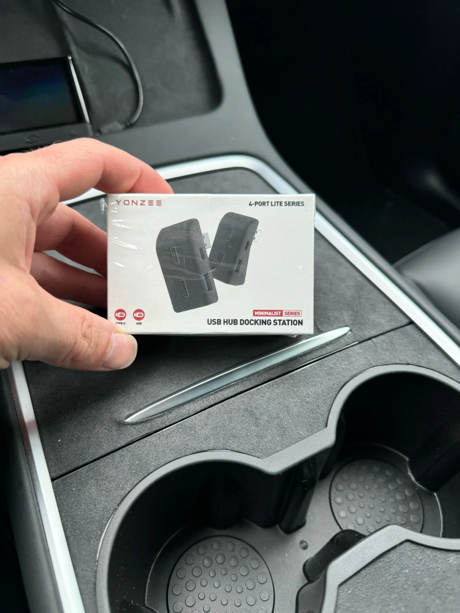Teslahubs™ Glove Box USB-Hub customer photo