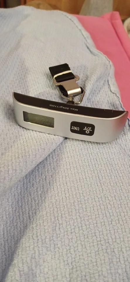 Balance électronique portable pour valise – Pèse-bagage numérique 50 kg / 110 lb avec écran LCD rétroéclairé photo review