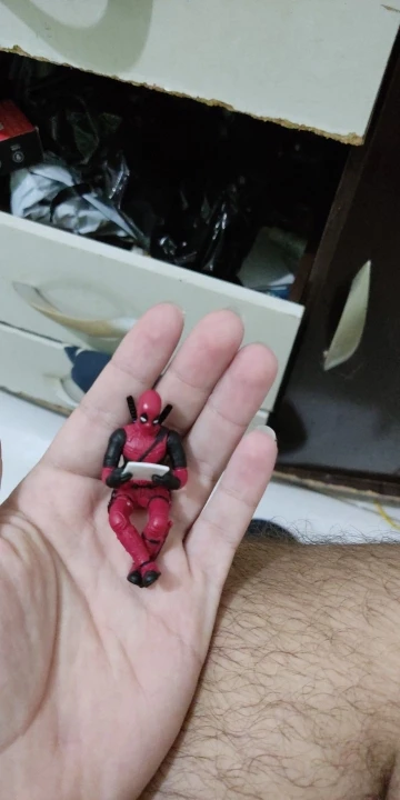 Disney Marvel X-Men Deadpool 2 Action Figure Sitting Posture