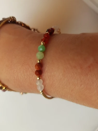 Bracelet avec cornaline, jaspe, grenat, pierre de lune - Éclats d'aurore