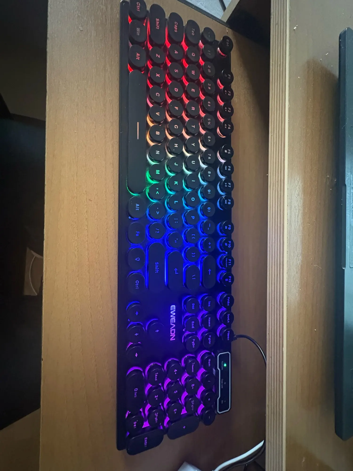 EWEADN GX330 Typewriter Gaming Keyboard, 104 Keys Wired Retro Punk Round Keycaps, with RGB Backlit, for Windows Laptop PC black photo review