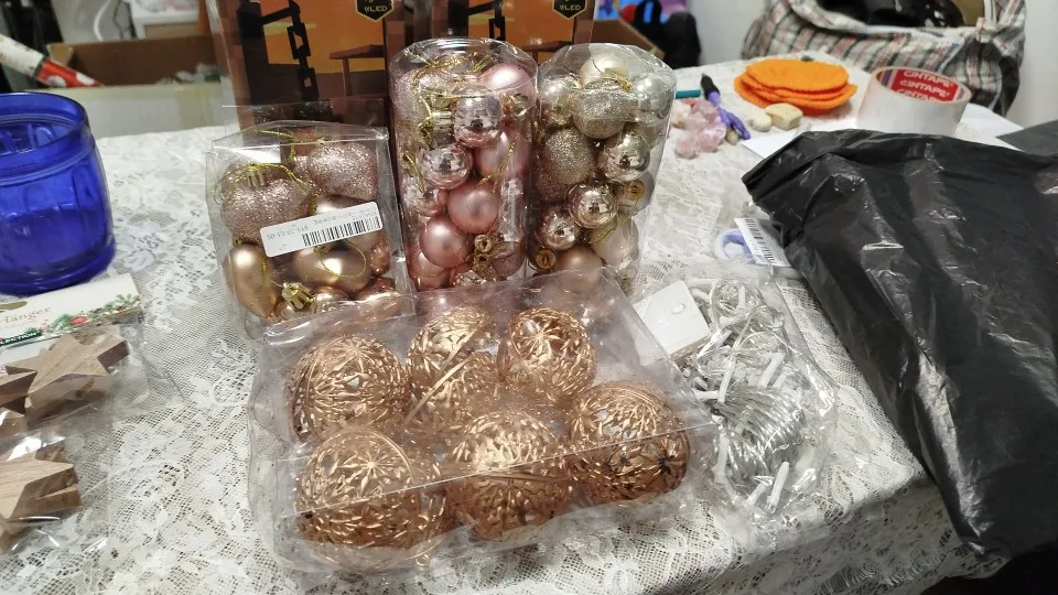 24 Uds. Bolas de Navidad de 3/4/6CM, bola grande, adornos colgantes para árbol de Navidad para decoración de fiesta, accesorios de regalos de Navidad de Año Nuevo 2025 photo review