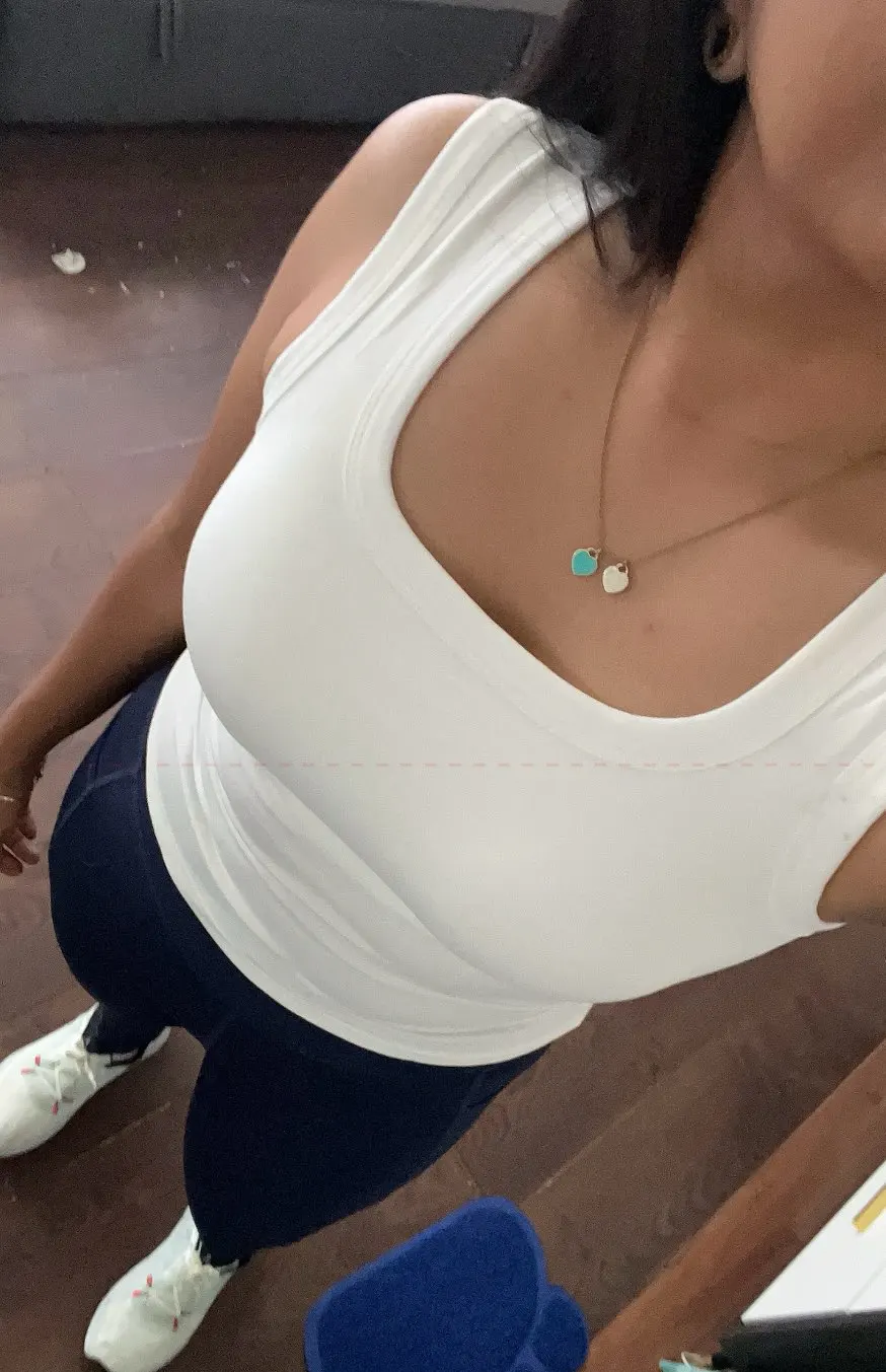 Women's Seamless Built-in Bra Tank Top - All-Season Breathable Workout Vest photo review