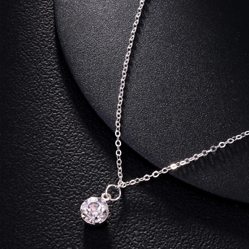 Large Round Rhinestone Choker Necklace for Women