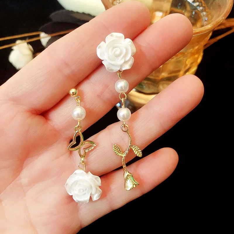 French retro elegant niche gentle asymmetric butterfly white rose earrings Sen series rose flower asymmetric earrings gift