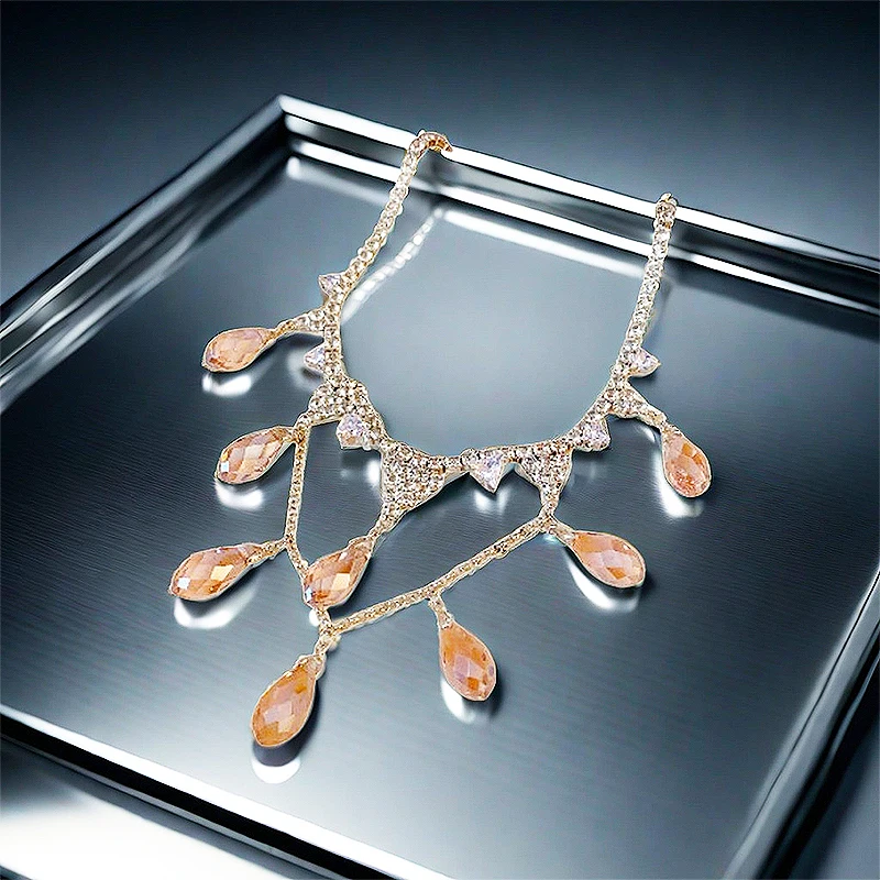 Elegant Jewelry Water Droplet Crystal Pendant Cubic Zirconia Necklace Women Wedding Jewelry Suitable for Giving to Best Friends