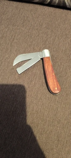 Folding Grafting Knife Grafting Tools Grafting Pruning Knife Professional Garden fruit tree Grafting Cutter Wooden Handle Knife photo review