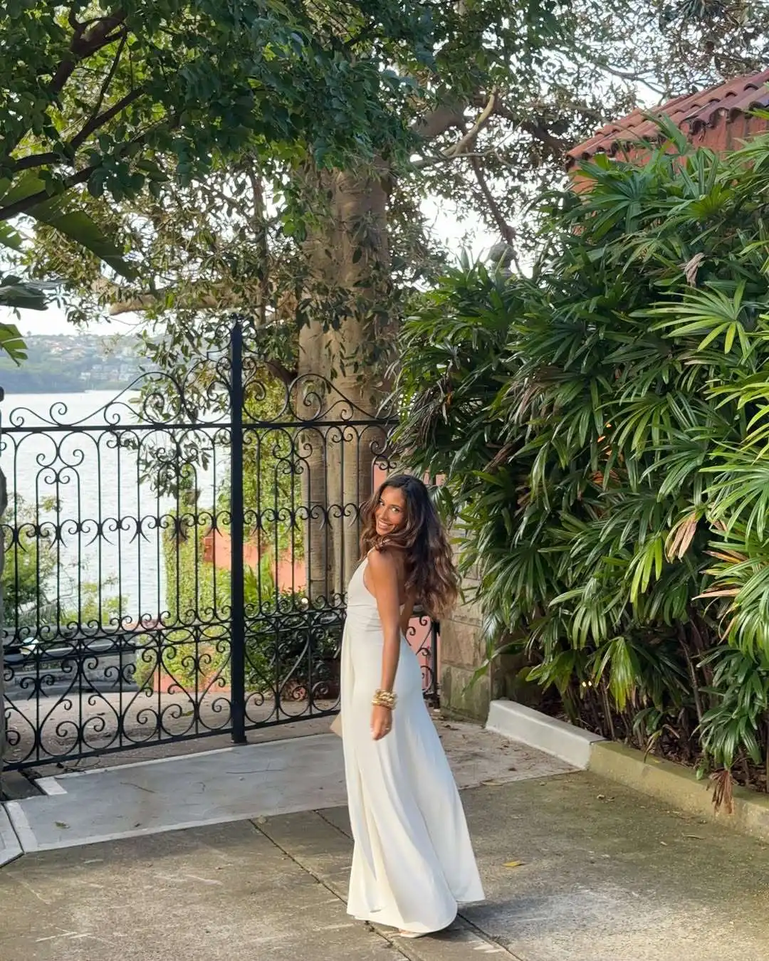Elegant Deep V Neck Halter Maxi Dress for Summer Glamour photo review
