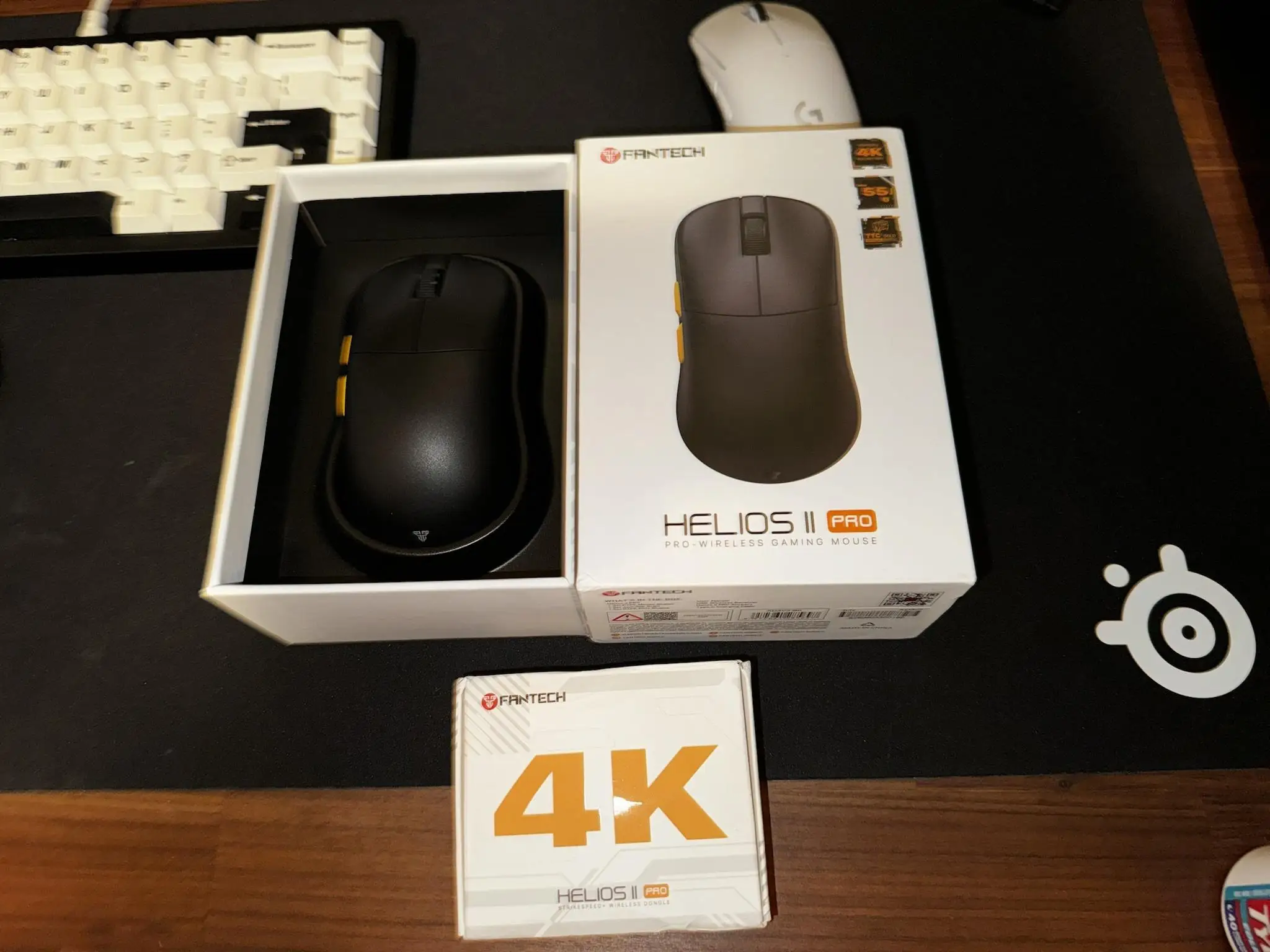 FANTECH HELIOS II PRO XD3v3 Gaming Mouse 55g Wired and Wireless Mice PIXART 3395 4K TTC Gold Switch 26000DPI for Mouse Gamer photo review