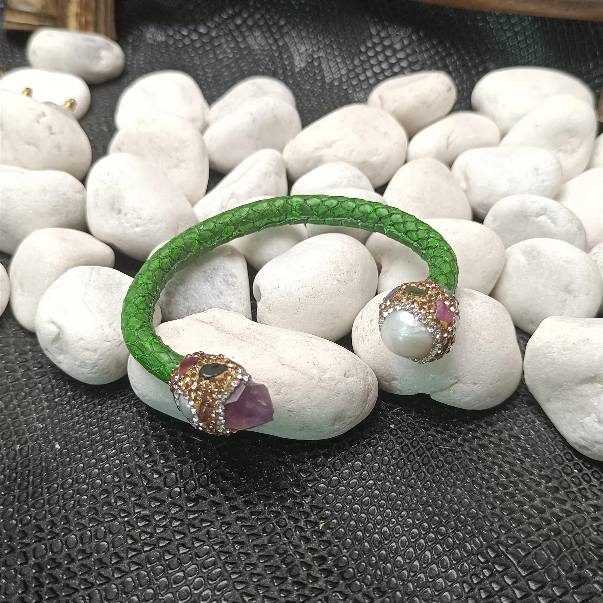 

Natural Irregular Amethyst Pearl Tourmaline Leather Bracelet Ladies Adjustable Fashion Temperament Elegant Delicate Jewelry