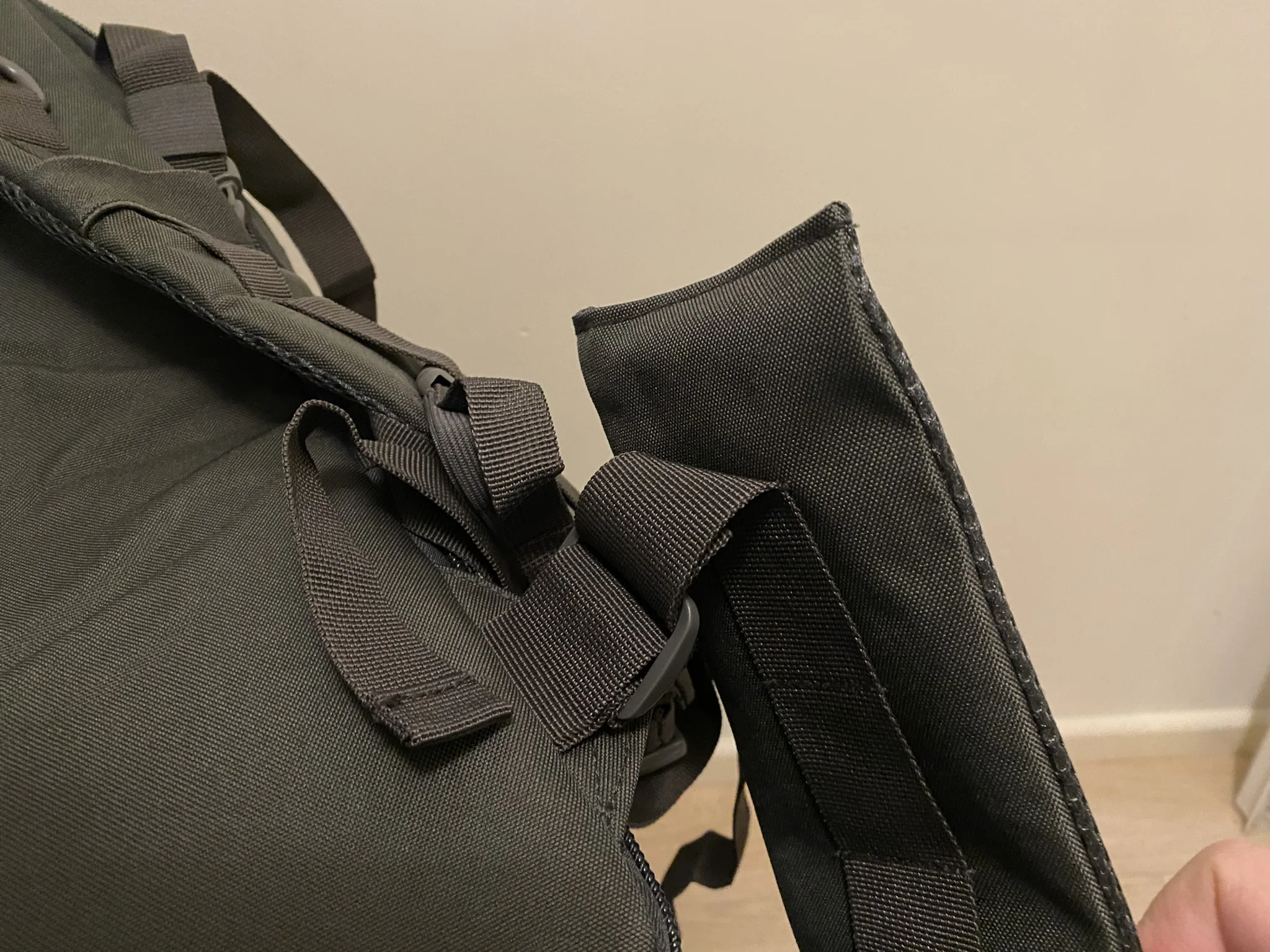 LQARMY 60L Military Tactical Backpack Army Molle Assault Rucksack Outdoor Travel Hiking Rucksacks Camping Hunting mochila hombre photo review