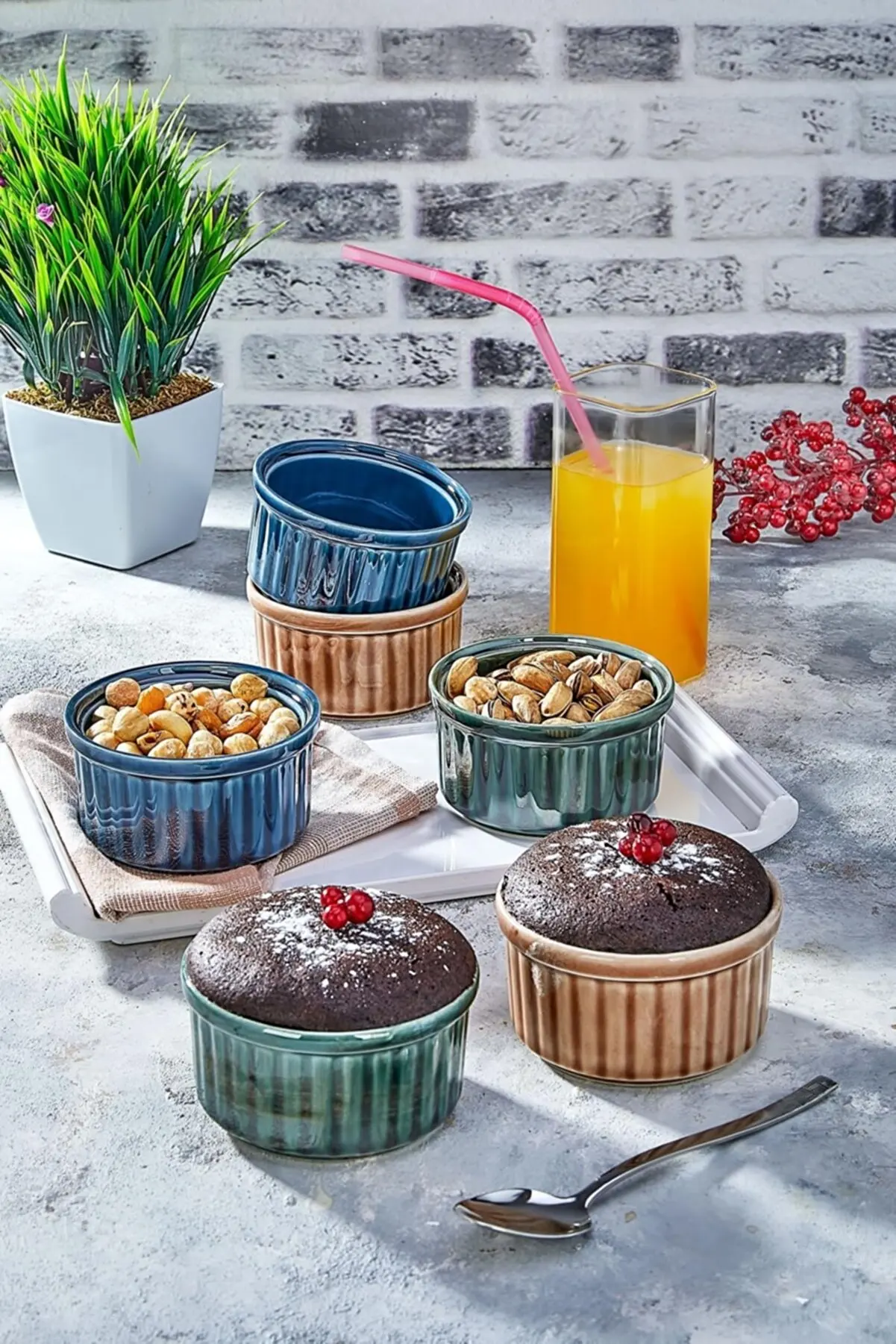 

Porcelain Souffle Baking Cup 2 - 6 Pcs Creative Mini Baking Solid Color Mold Oven Special Baking Cup Pudding Tableware Birthday