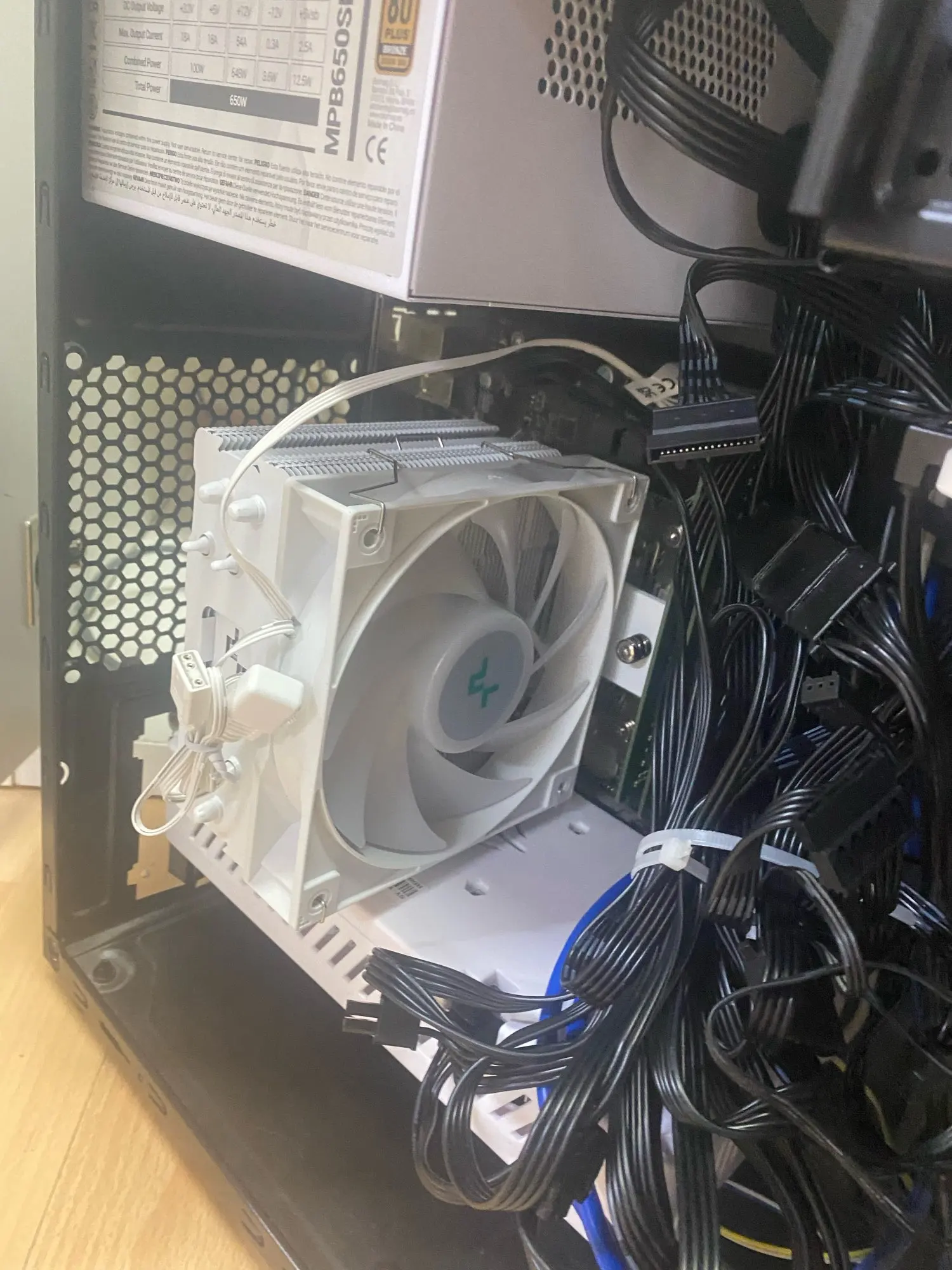 DEEPCOOL AG400 4 tubos de calor CPU enfriador refrigerado por aire ARGB PWM TDP 220W radiador de CPU para LGA1700 1200 115X 1151 1155 AMD AM4 AM5 photo review