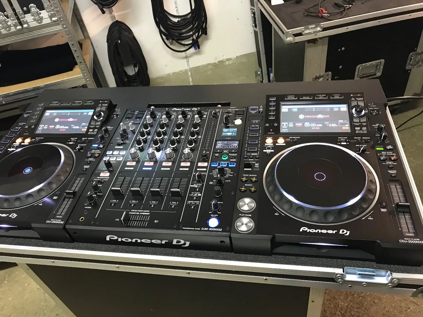 

Качественный набор pioneer dj 2x cdj 2000 nexus 2