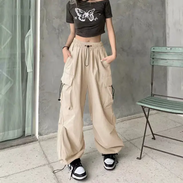 Fashionable and functional cargo pants for women