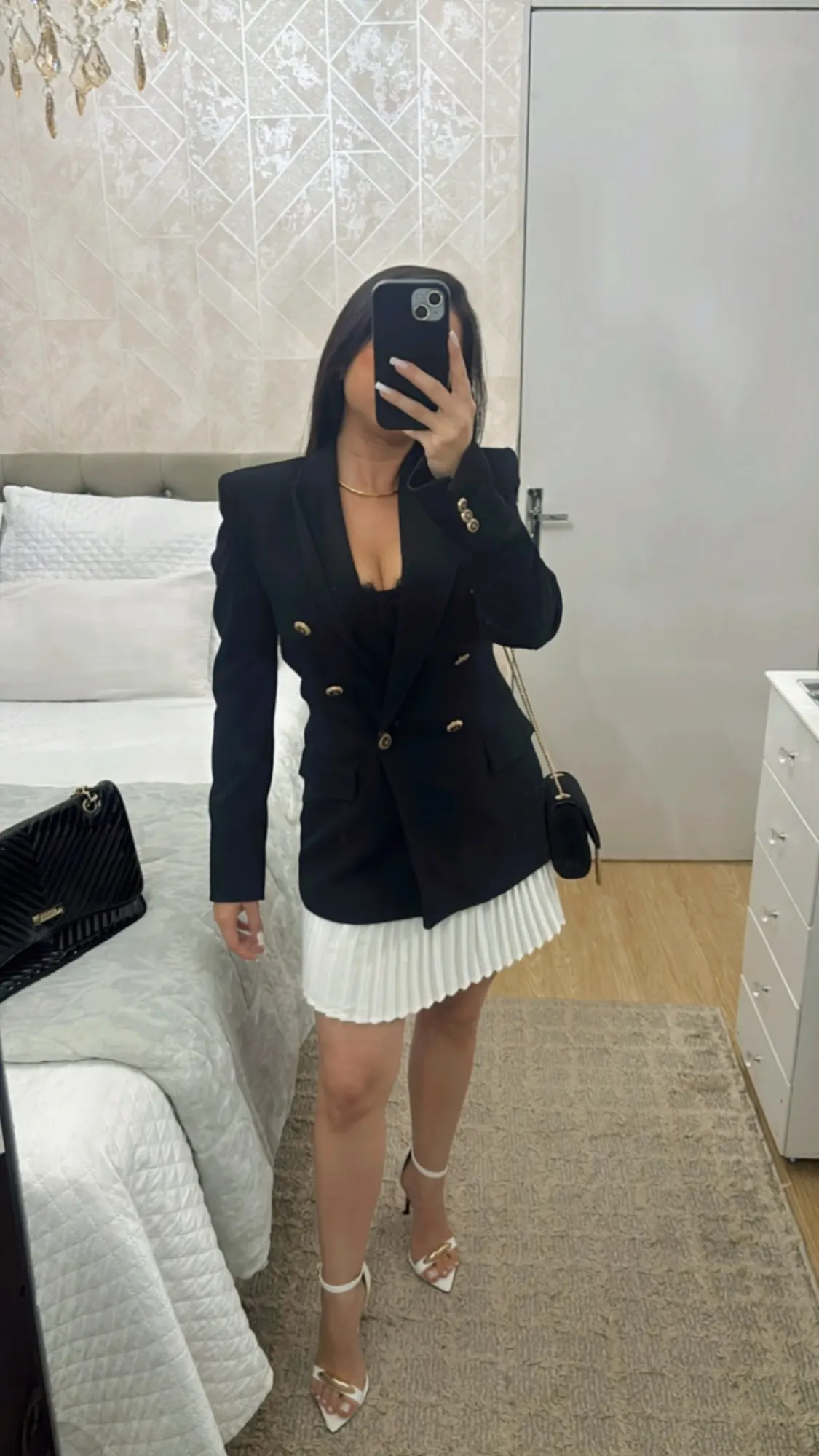 Elegant Black A-Line Mini Skirt with Sequined Design photo review