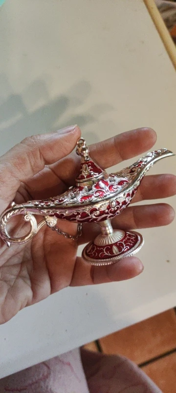 Aladdin's Legacy, Classic 12cm Magic Genie Lamp - Retro Home Décor & Unique Gift photo review