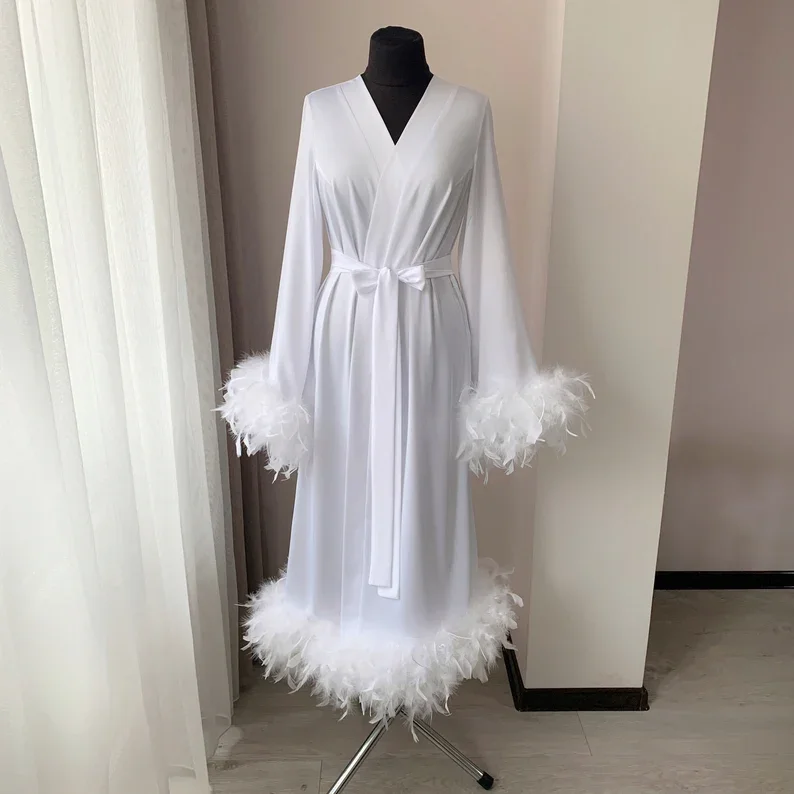 

Халат-макси в пол, длинное свадебное халатное платье с перьями, будуарный, для подружек невесты, подарки, атласное кимоно с отделкой из перьев для невесты