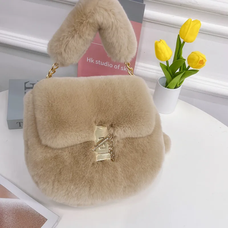 

Otter Rabbit Fur Grass Bag 2023 New Fashion and Trendy Bag True Rabbit Women's Bag Saddle Bag Lock Chain Versatile Plush Bag