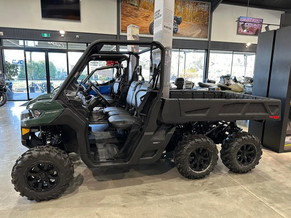

Совершенно новый 2023 Can-Am Defender XT HD10.