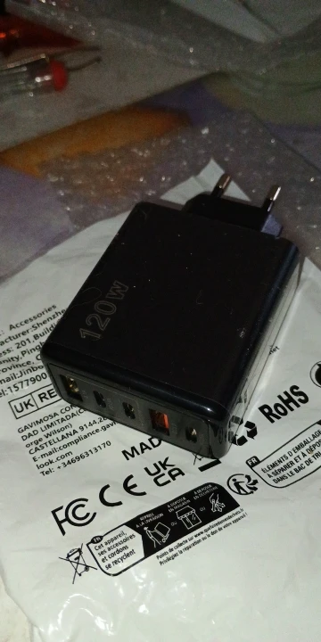 120W Multi Ports USB Charger Fast Charging Type C Mobile Phone Charger photo review