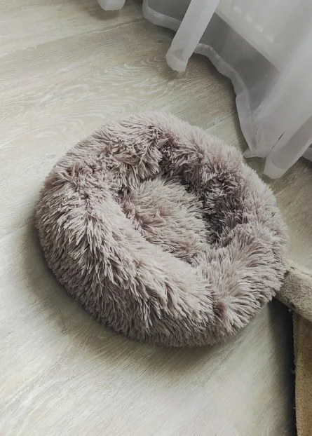Plush Donut Dog Bed: Cozy Comfort for Dogs and Cats Alike photo review