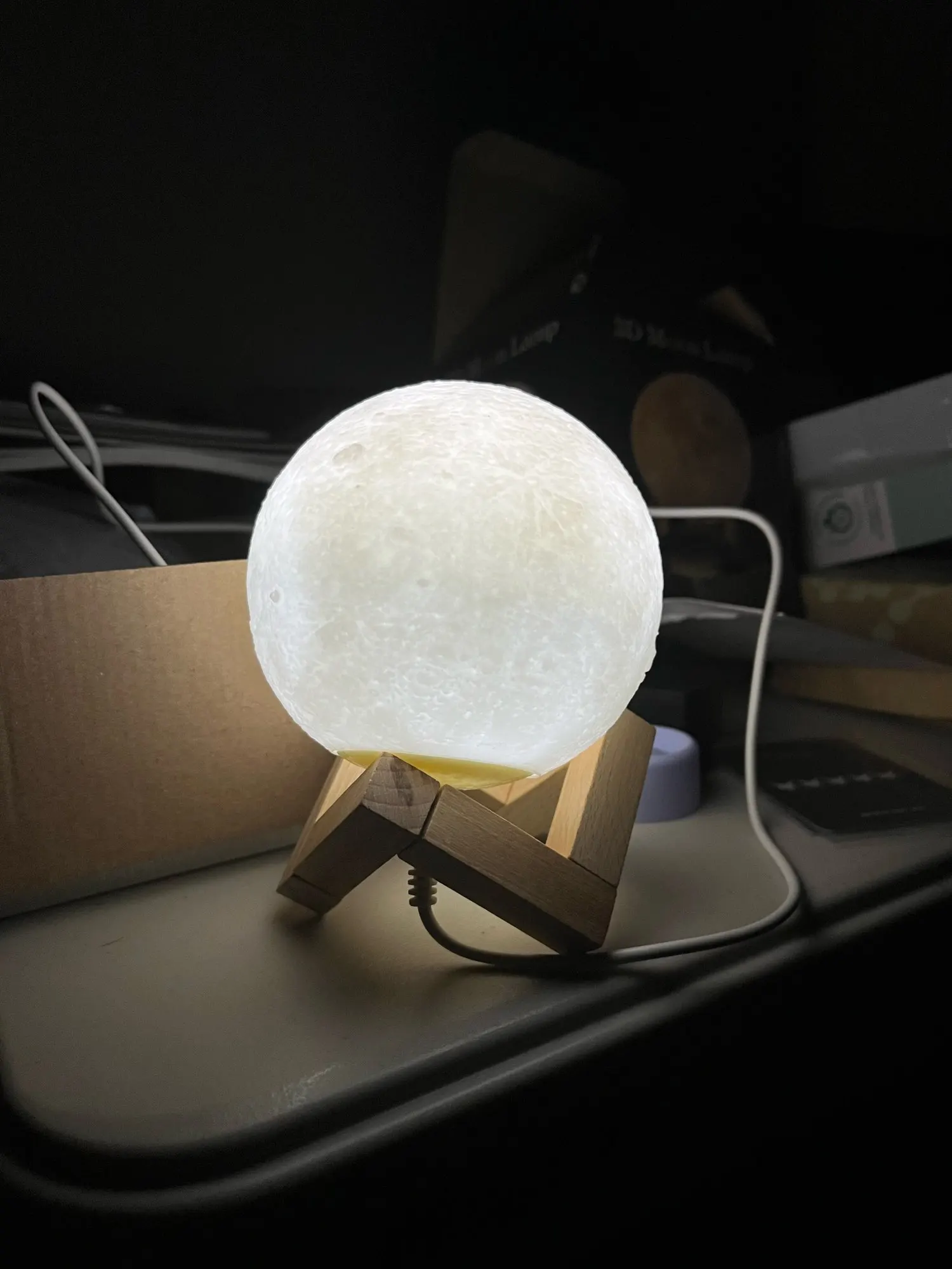  Mydethun 3D Moon Lamp with 5.9 Inch Wooden Base - Gifts for  Women, LED Night Light, Mood Lighting with Touch Control Brightness for  Home Décor, Bedroom, Kids Birthday Moon Light Gift 