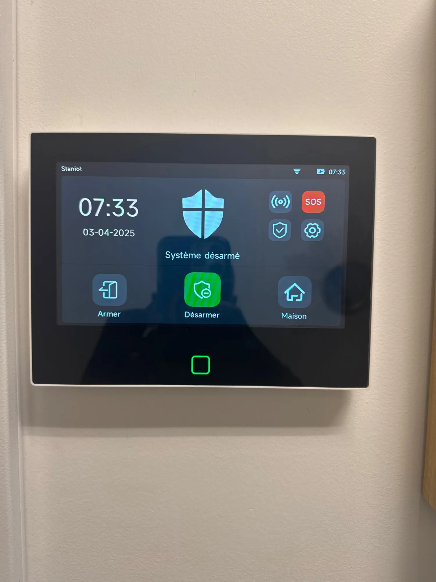 Staniot 7 inch Home Alarm System Wireless WiFi 4G Tuya Smart Security Protection Kit Built-in 115dB Louder Siren 5000mAh Battery photo review