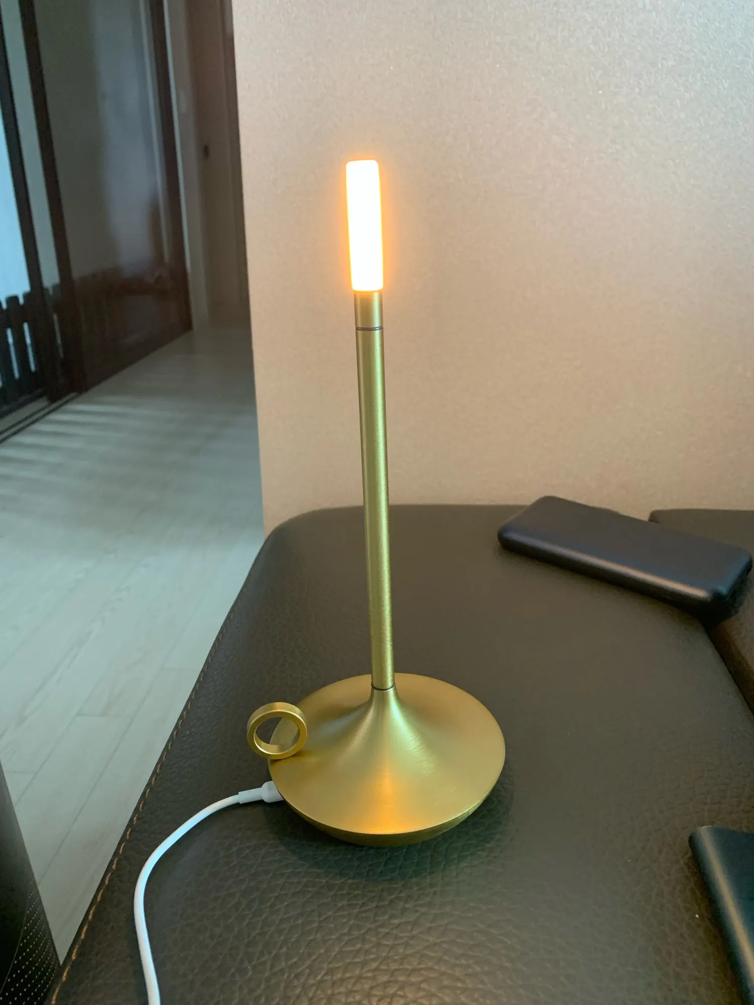 LED USB Rechargeable Table Lamp, Touch Switch, Perfect for Bedside Decoration, Bar Atmosphere, and Residential Elegance photo review