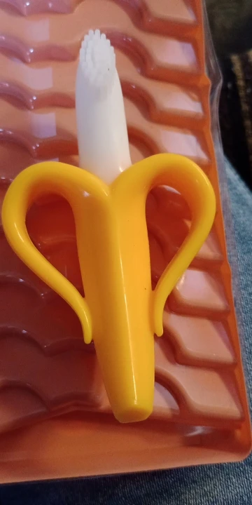 Banana Shape Safe Toddle Teether Baby Silicone Training Toothbrush BPA Free Banana Teething Ring Silicone Chew Dental Care Toot photo review