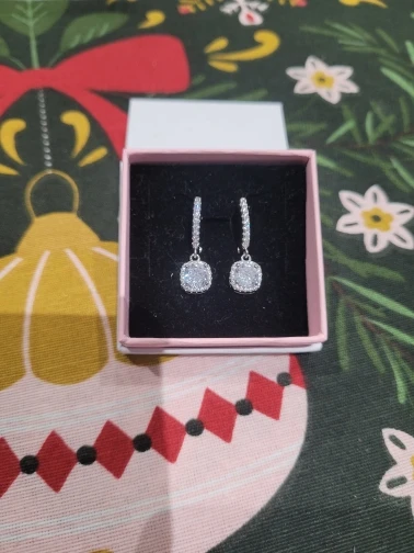 2CT Moissanite Huggie Hoop Earring photo review