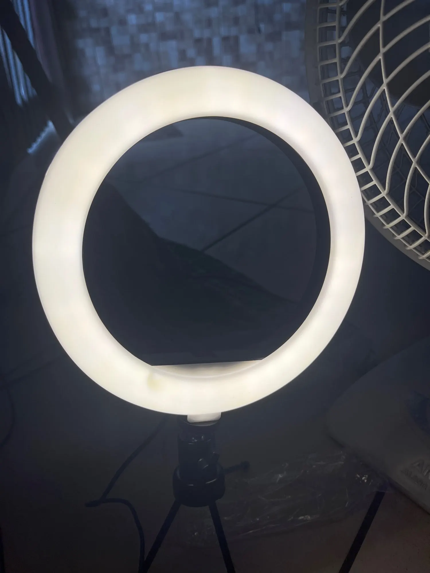 Luz Ring Light 8 Pol + Tripé De Mesa + Suporte Para Celular photo review