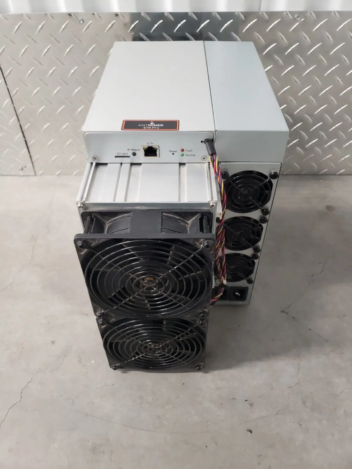 

Bitmain Antminer S19J Pro 104TH ASIC Bitcoin Miner
