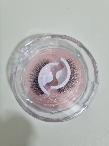 GlazyLash Reusable Adhesive Eyelashes