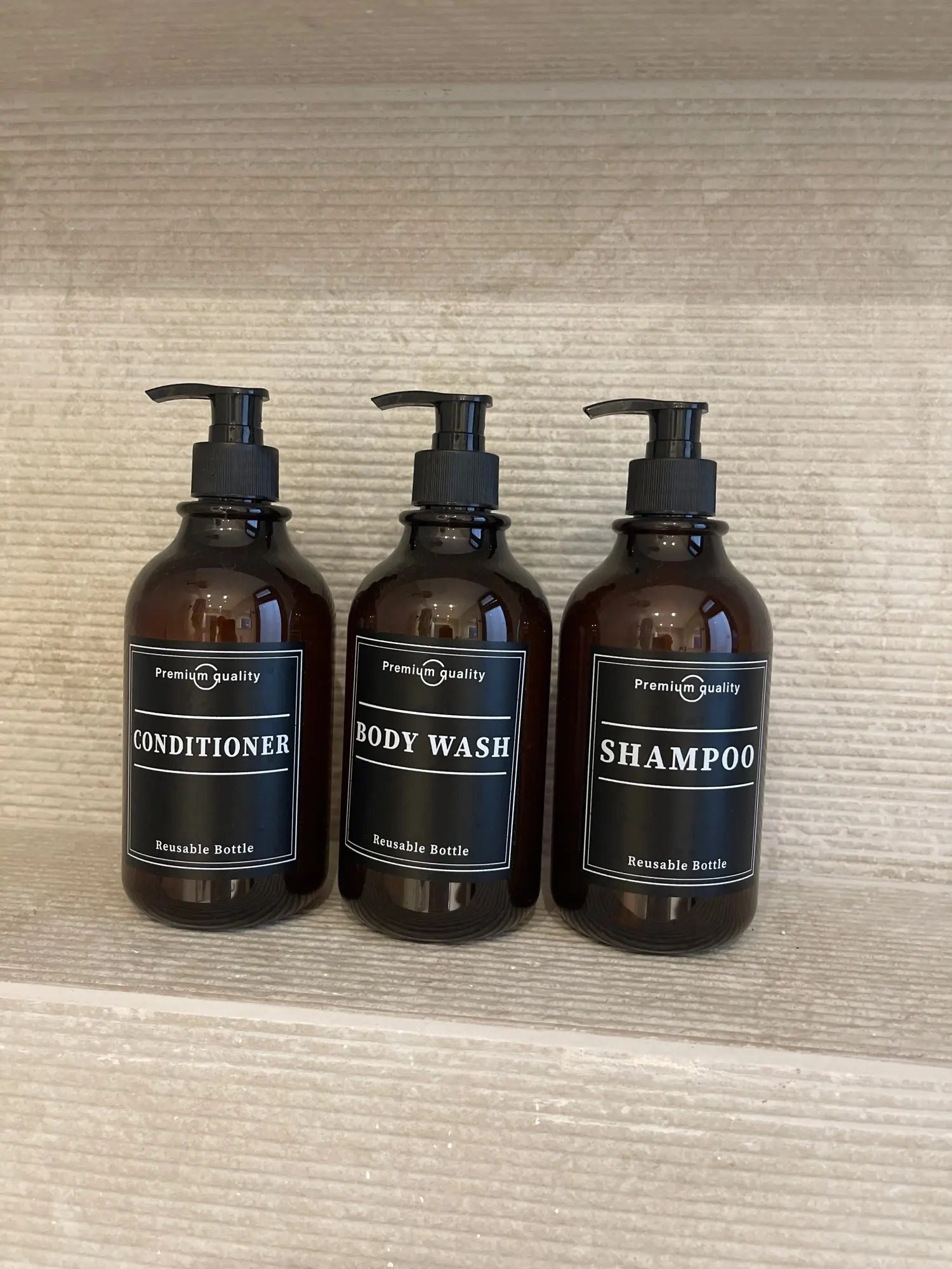 500ml Brown Soap Bottle Set with Black Label Sticker Shower Gel Household Shampoo Dispenser photo review