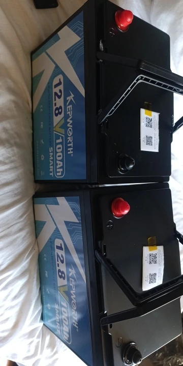 MOSEWORTH LiFePO4 12V 100Ah Battery Pack 12.8V Lithium Battery 8000+ Cycles With Bluetooth BMS Grade A For Boat RV Campers photo review