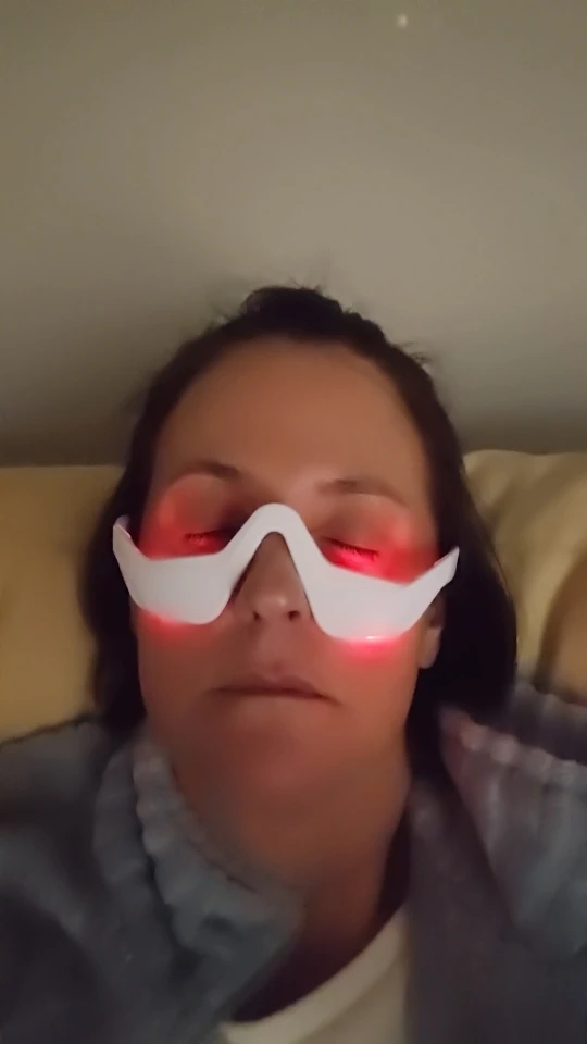 LumaGuard Eye Pro™  2-In-1 Red Light Therapy + EMS