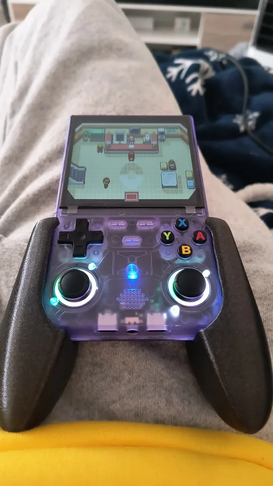 R36 ULTRA photo review