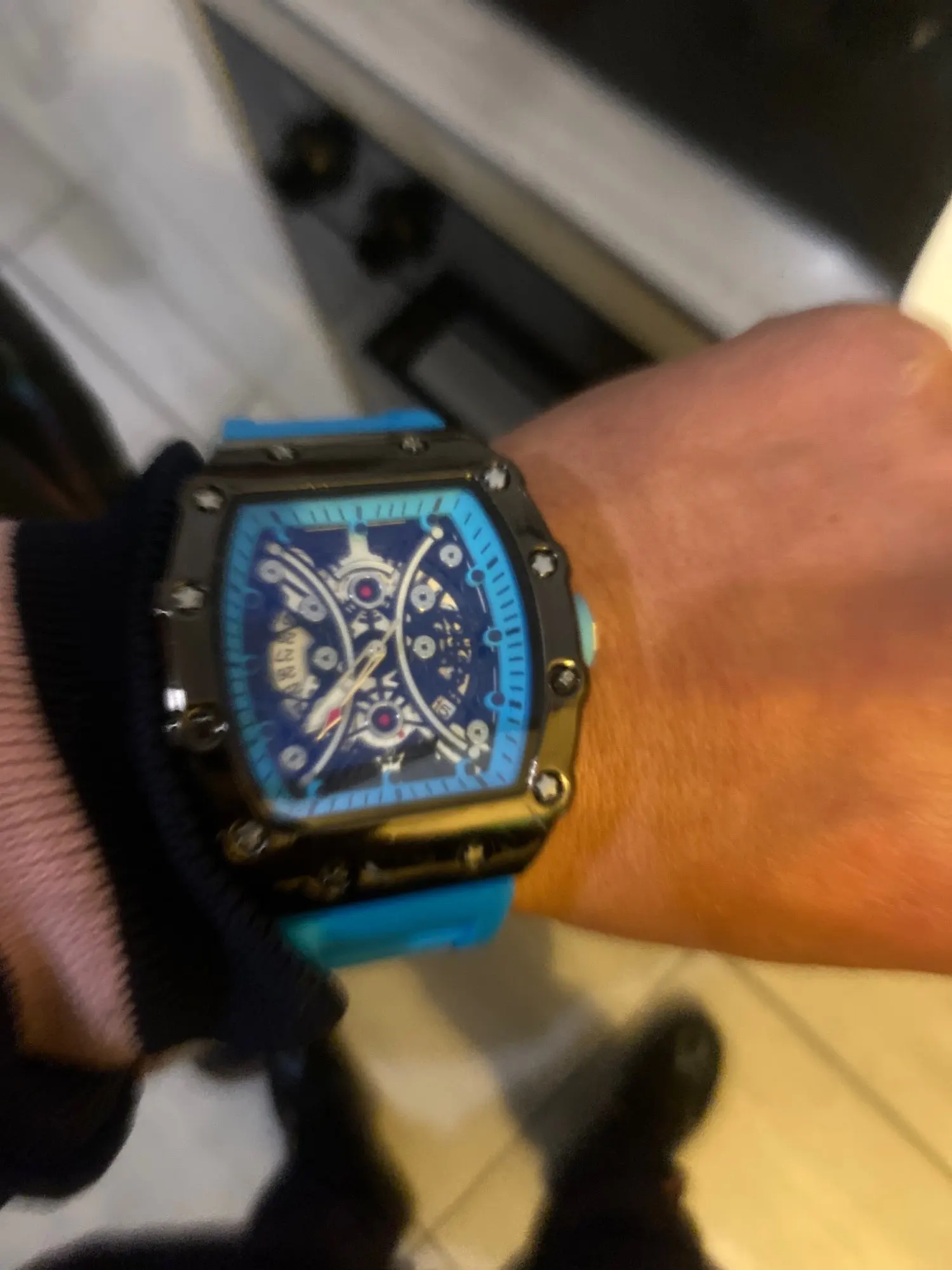 Relógio masculino luz marca de luxo barril vinho dial moda noite brilho relógio esportivo calendário reloj l146 photo review