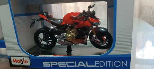 Maisto Ducati Panigale V4 S Corse 1:18 Scale Alloy Motorcycle Diecast Model Collectible Grade Gift Toy photo review