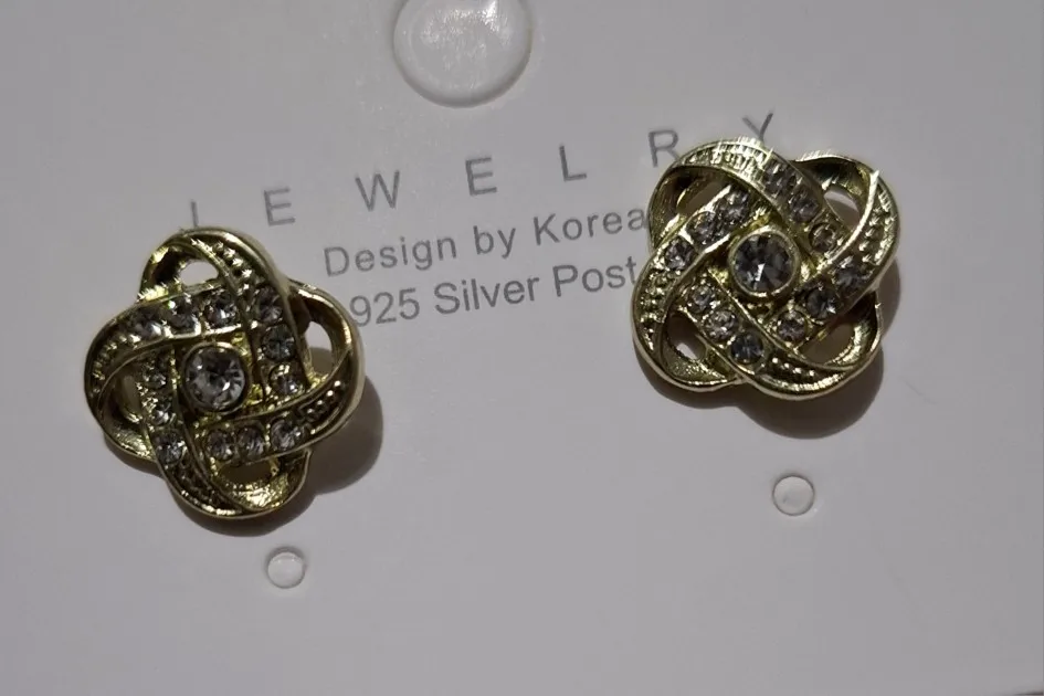 Light Luxury Zircon Stud Earrings photo review