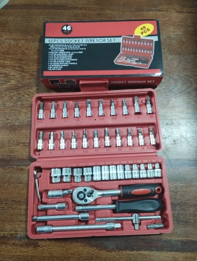 Kit de Ferramentas 46 Peças com Soquetes e Chave Catraca Reversível
