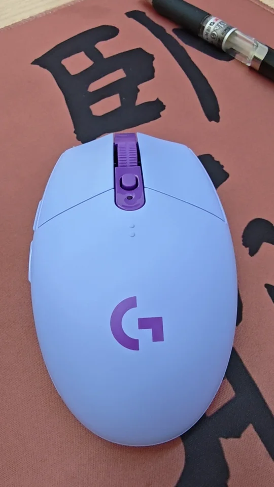 Logitech G304 Lightspeed Wireless Mouse 12K DPI 6 Buttons photo review