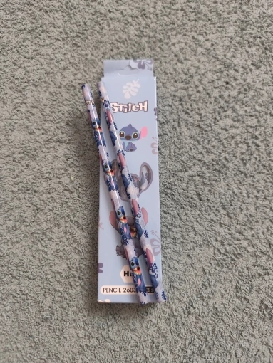 Disney-Juego de lápices de madera para estudiantes, bolígrafo de boceto para escritura, serie Lilo & Stitch, papelería para estudiantes, regalo de Navidad, 12 unidades photo review