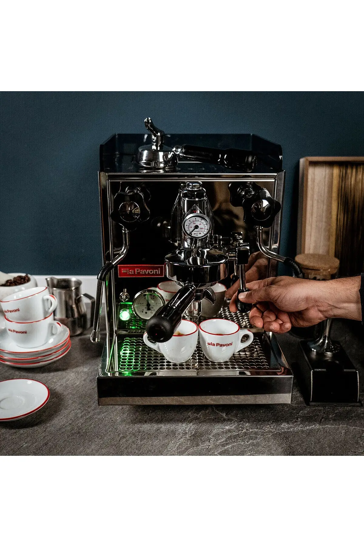Фото Smeg -  Полупрофессиональная кофеварка La Pavoni Cellini Classic №5