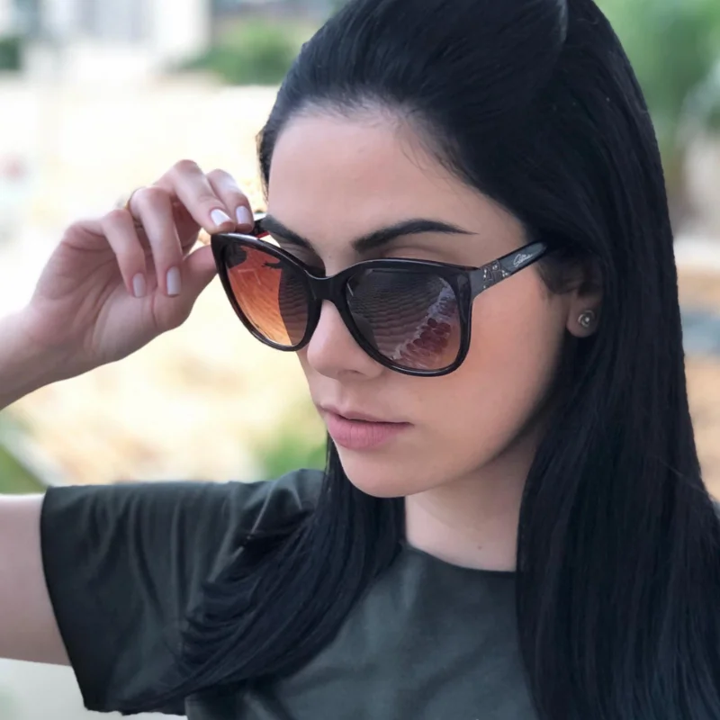 Óculos de Sol Feminino Quadrado Grande, Fashion e Acessível para um Estilo Versátil e Proteção UV de Qualidade - Envio rápido