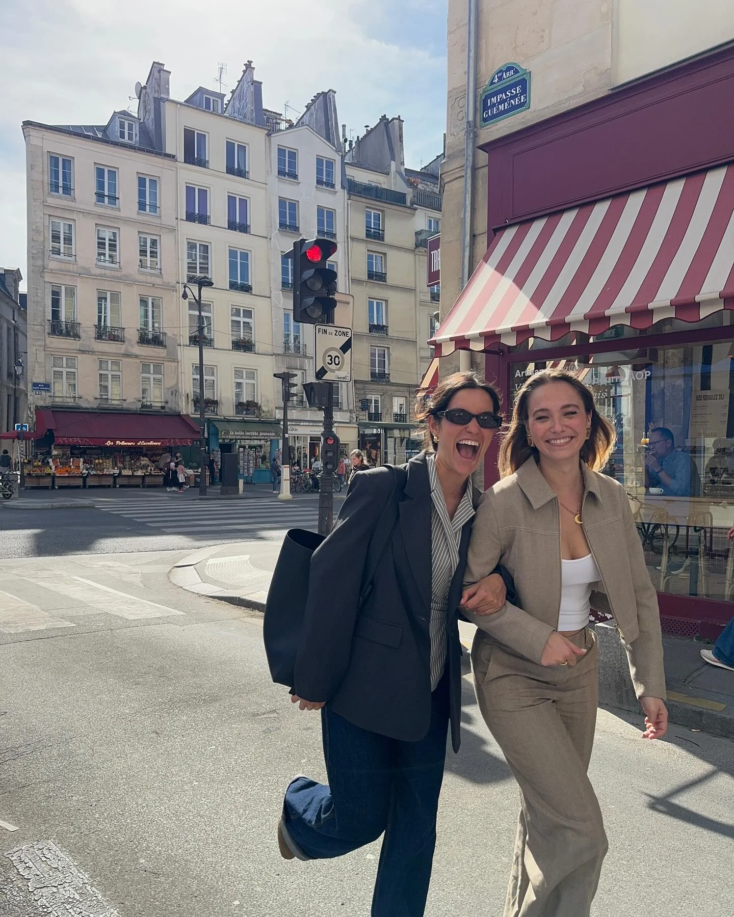 Chic Cotton Two-Piece Set: Stylish Crop Top & Pants photo review