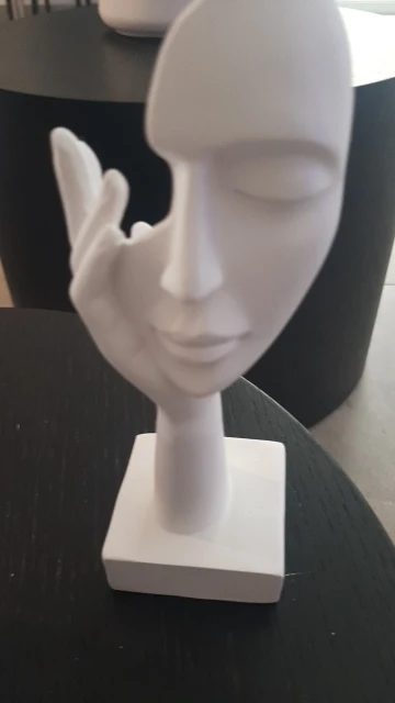 European Abstract Resin Mask Figurines for Home Decor photo review