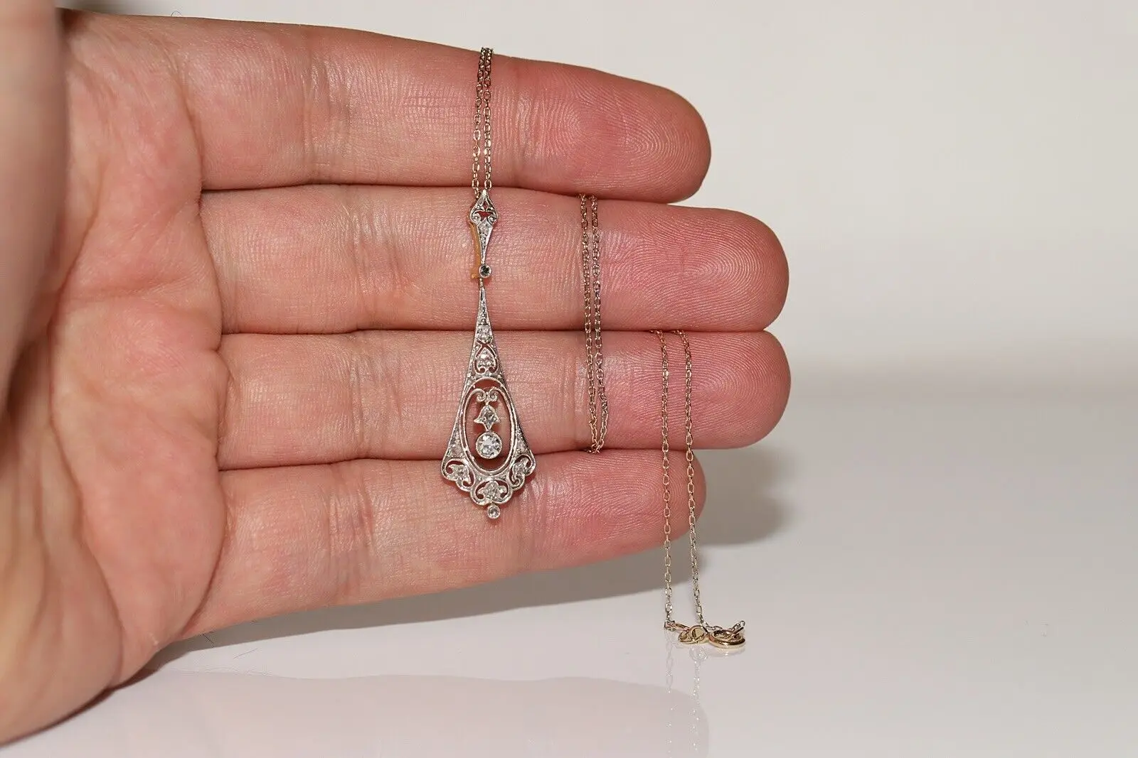 Рисунок 5 - Оригинальное античное украшение